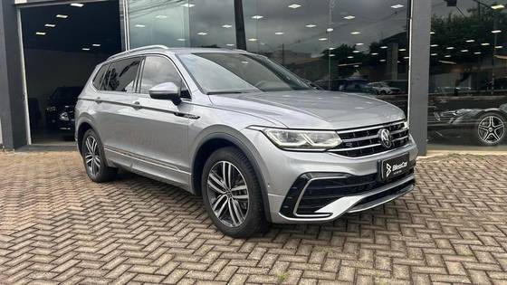 VOLKSWAGEN TIGUAN 2.0 300 TSI GASOLINA ALLSPACE R-LINE AUTOMÁTICO